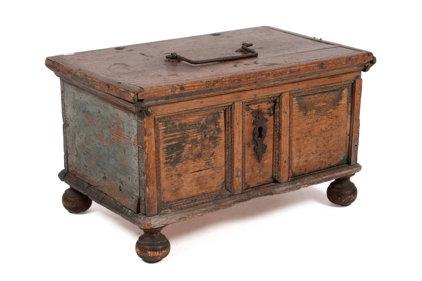 EARLY 18TH C. BALL FOOT BIBLE BOX. (1 of 13)