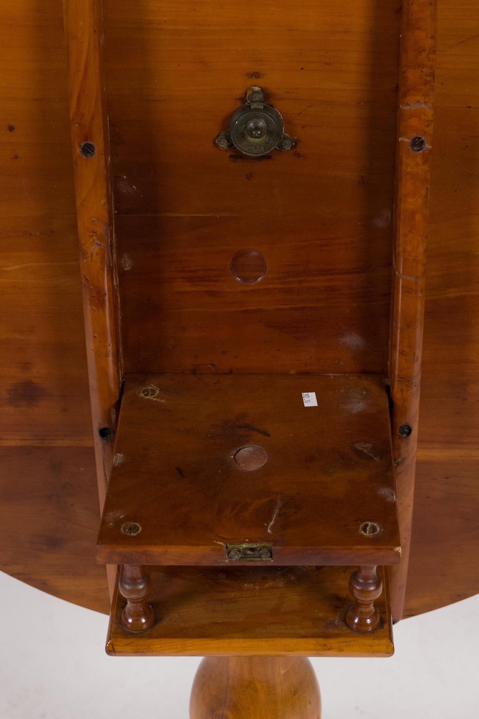 18TH C. CT QUEEN ANNE CHERRY TEA TABLE.  - 9