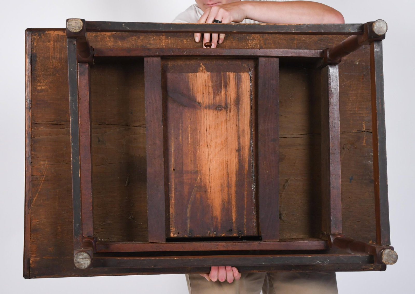 18TH C. STRETCHER BASE TAVERN TABLE. - 10