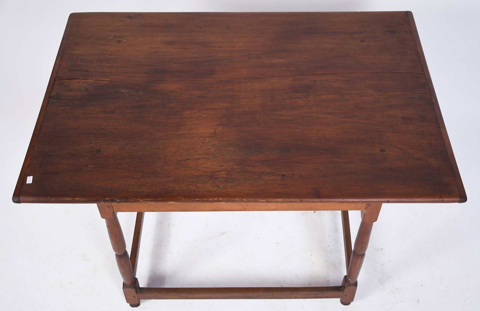 18TH C. STRETCHER BASE TAVERN TABLE. - 4