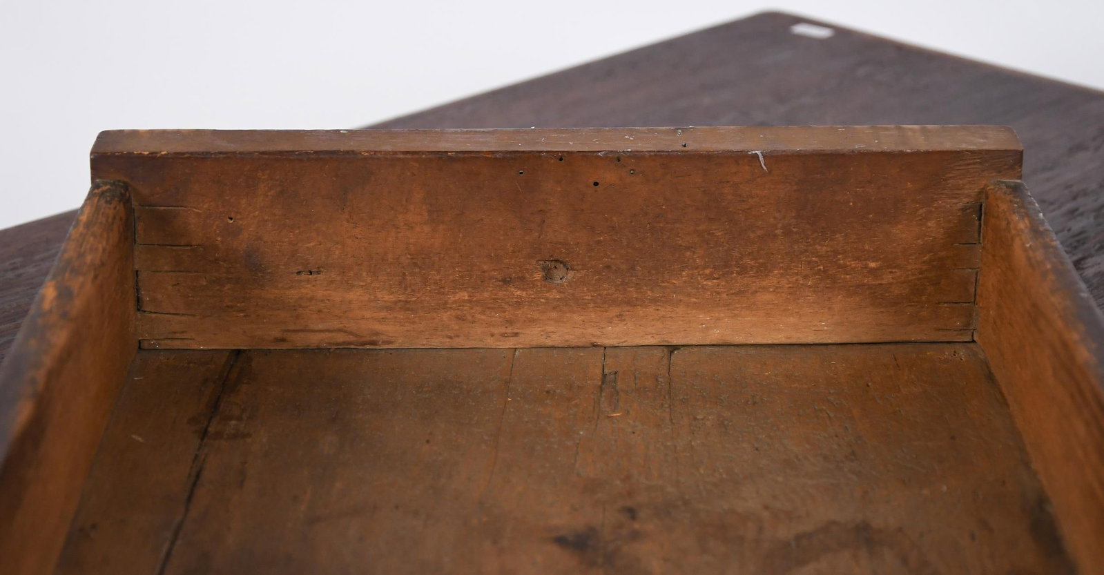 18TH C. STRETCHER BASE TAVERN TABLE. - 8