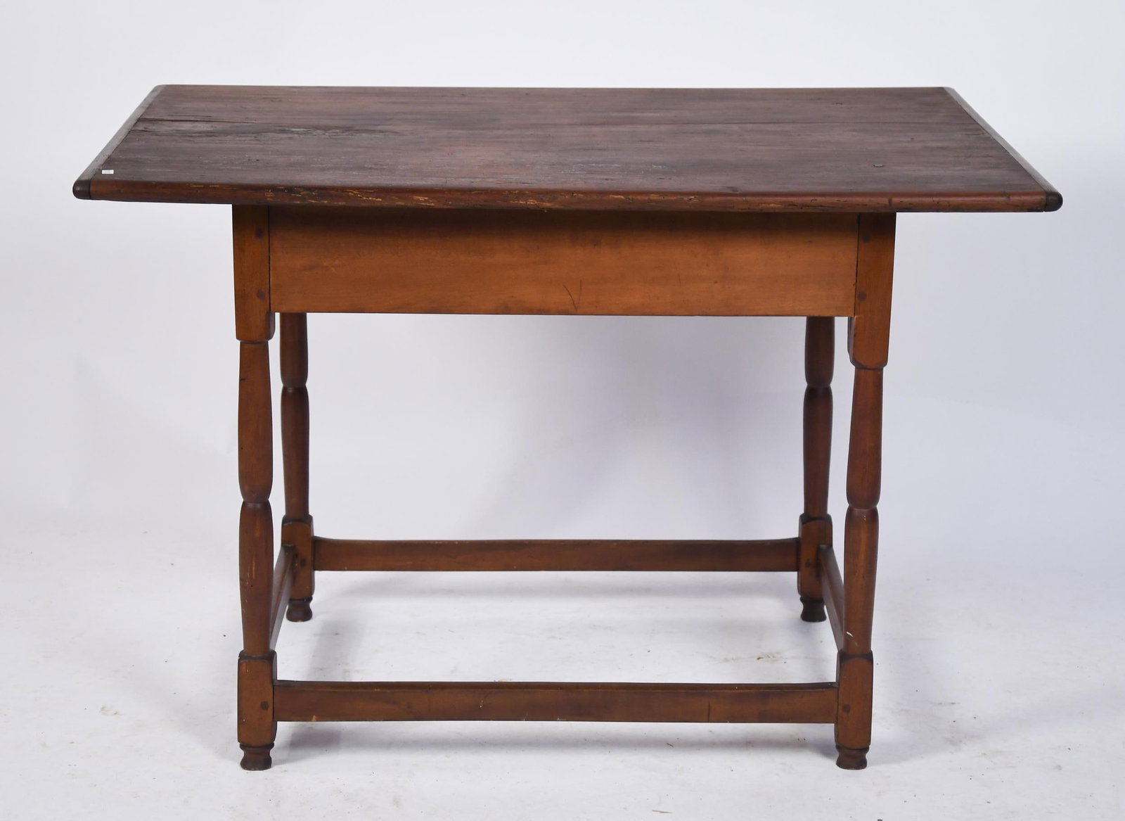 18TH C. STRETCHER BASE TAVERN TABLE. - 9