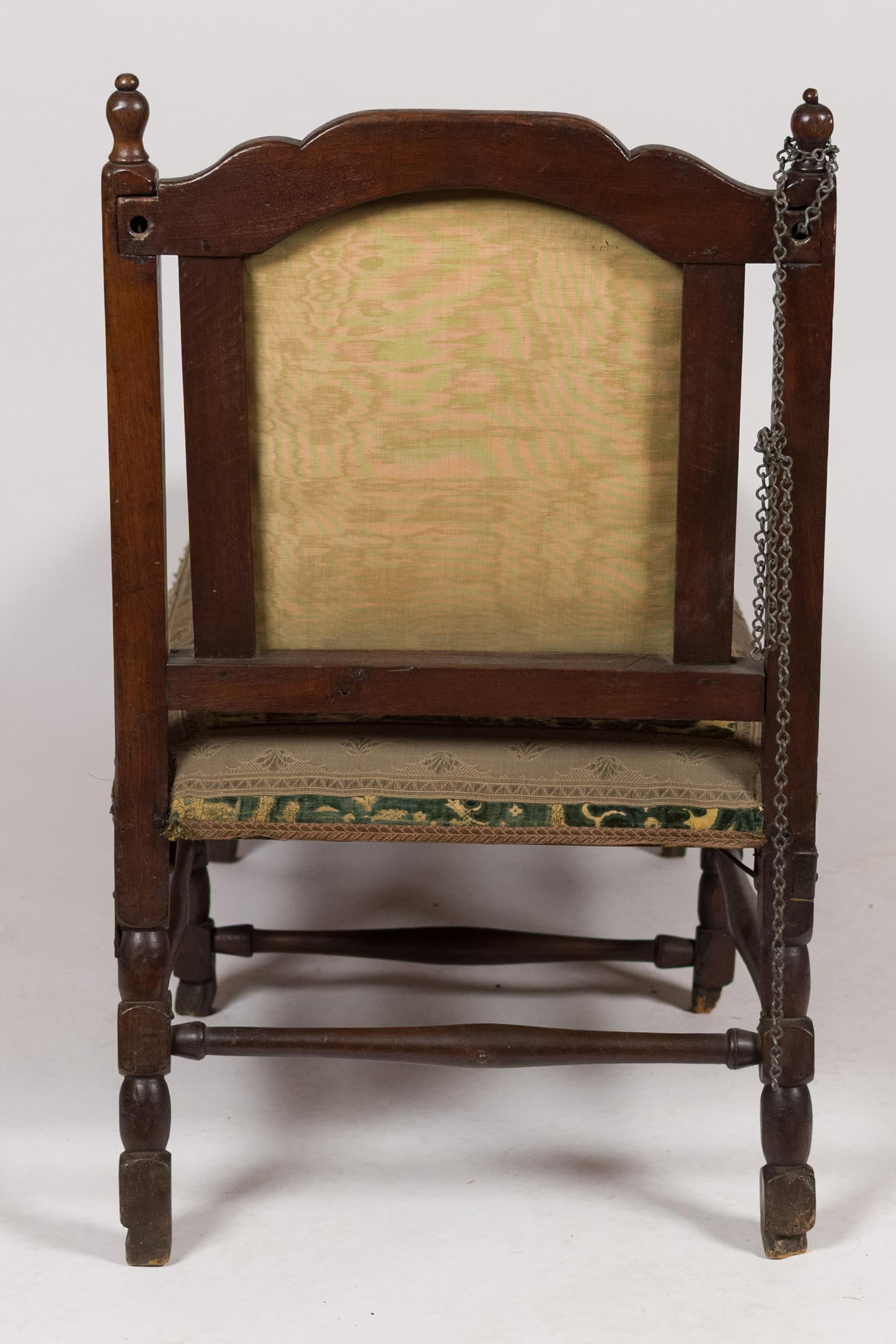 EARLY 18TH C. WILLIAM & MARY WALNUT DAY BED. - 11