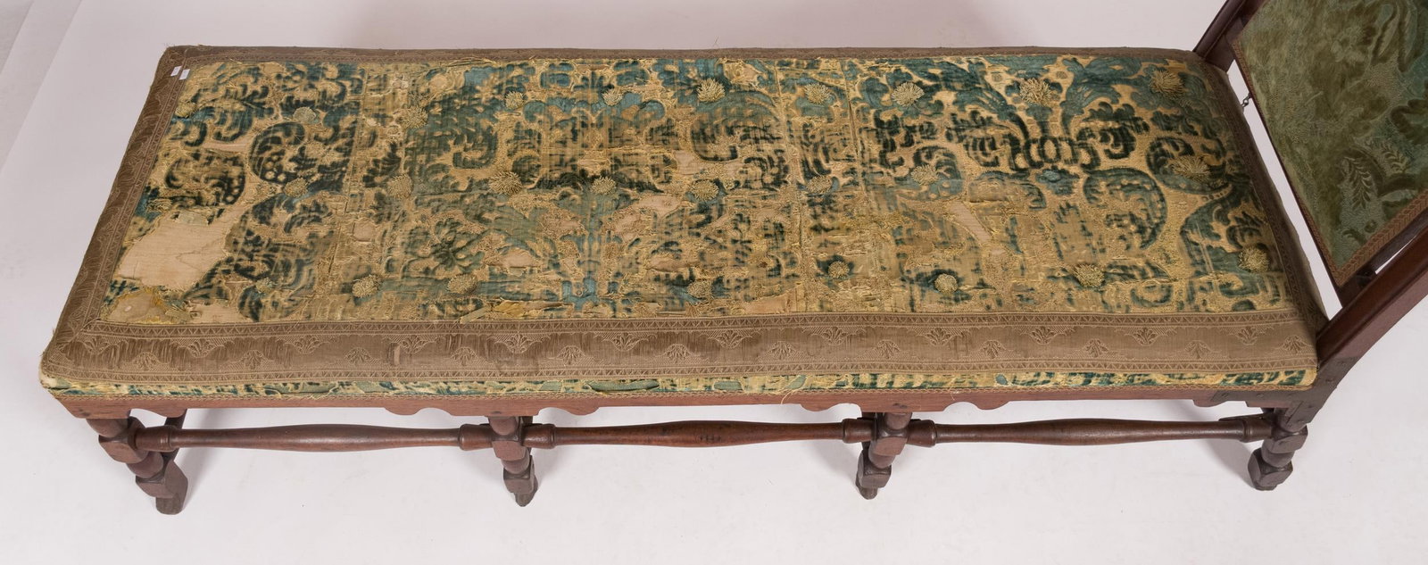 EARLY 18TH C. WILLIAM & MARY WALNUT DAY BED. - 5