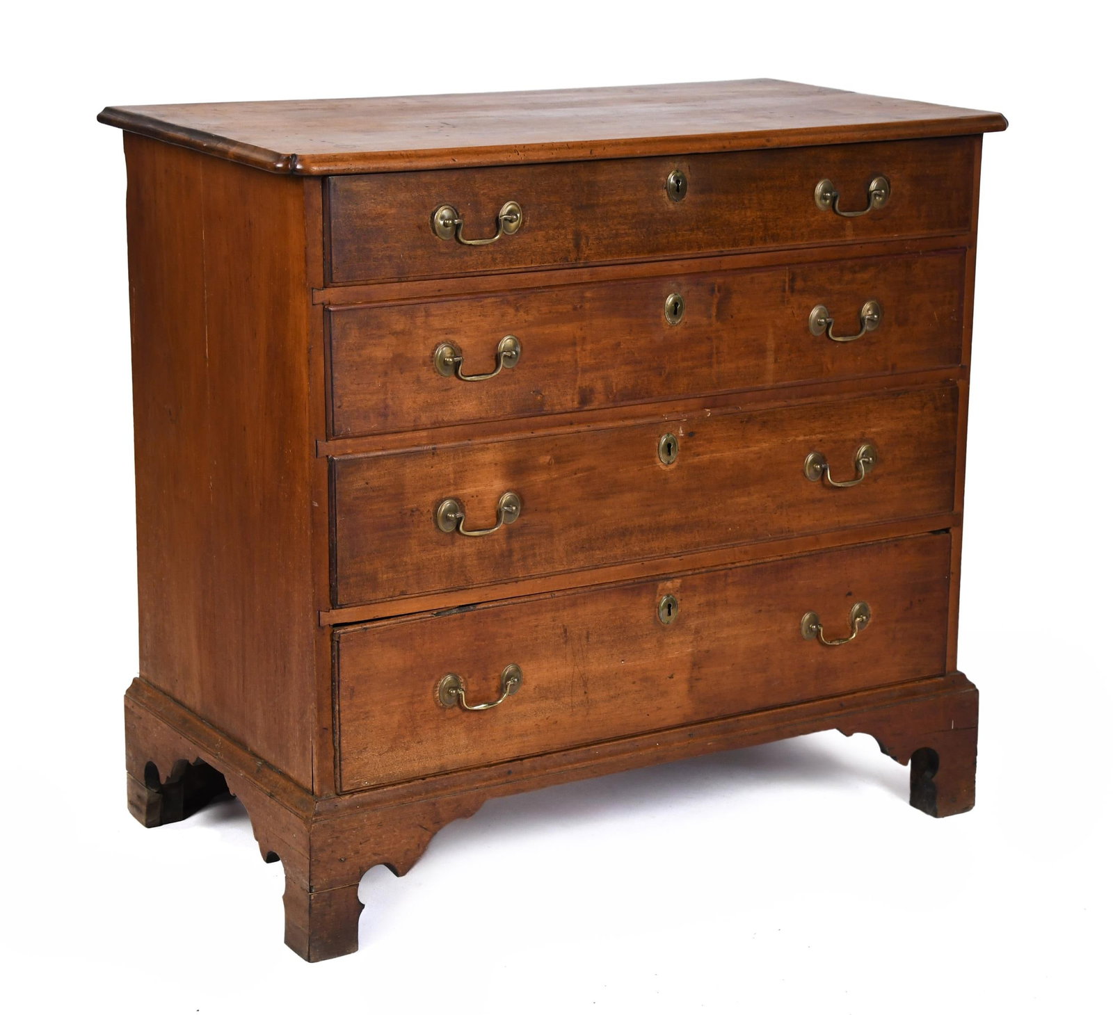 18TH C. AMERICAN CHIPPENDALE MAPLE CHEST.: A ca. 1780 American, likely Massachusetts, diminutive maple chest with a shaped top, over four graduated drawers, on an applied bracket base. 35.5”H x 38.75W x 21”D. Provenance: old jelly 