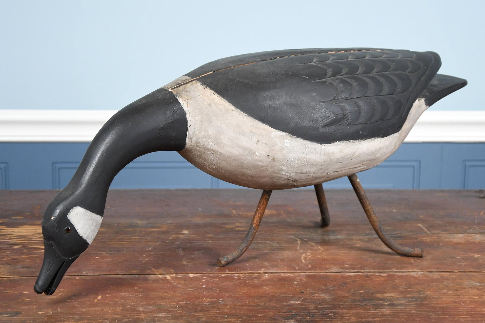 ANTIQUE CANADA GOOSE DECOY. (1 of 10)