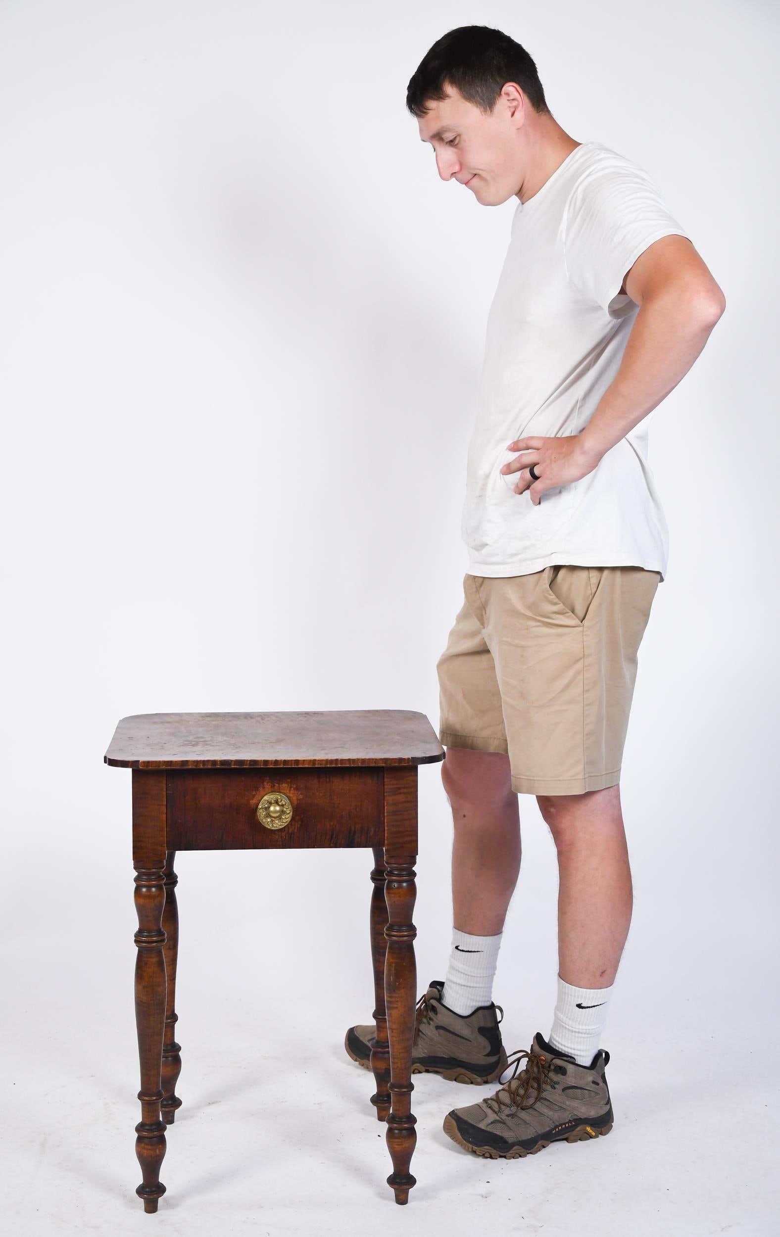 19TH C. TIGER MAPLE SHERATON STAND. - 11