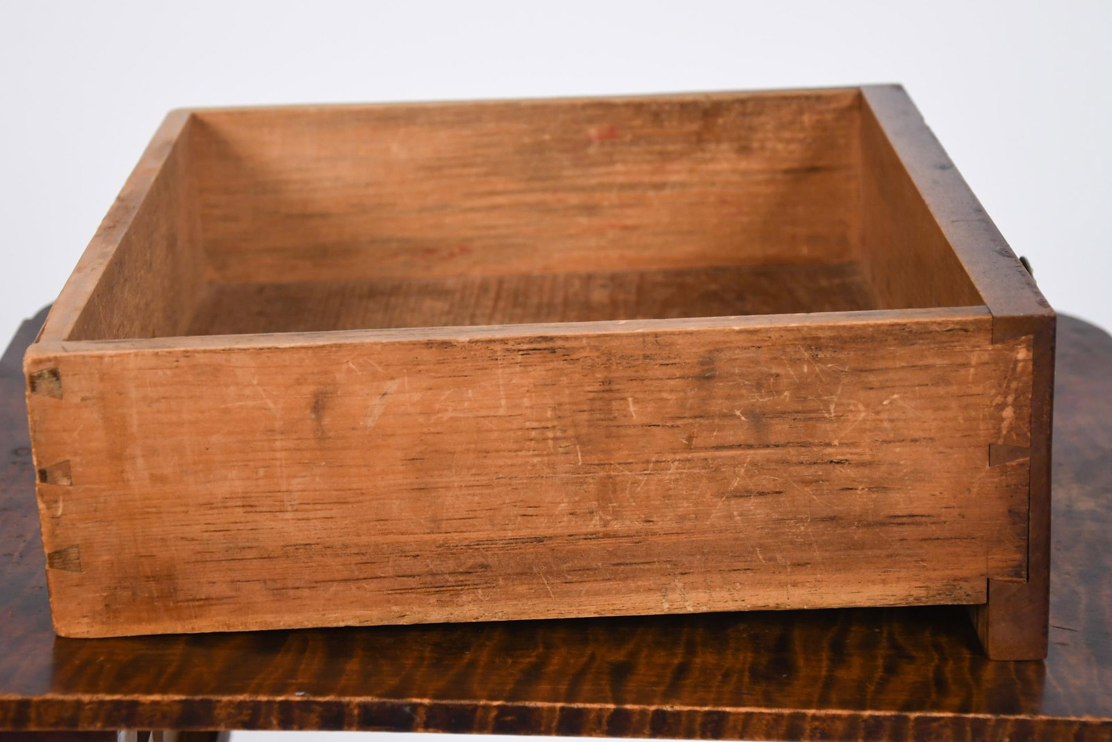 19TH C. TIGER MAPLE SHERATON STAND. - 9