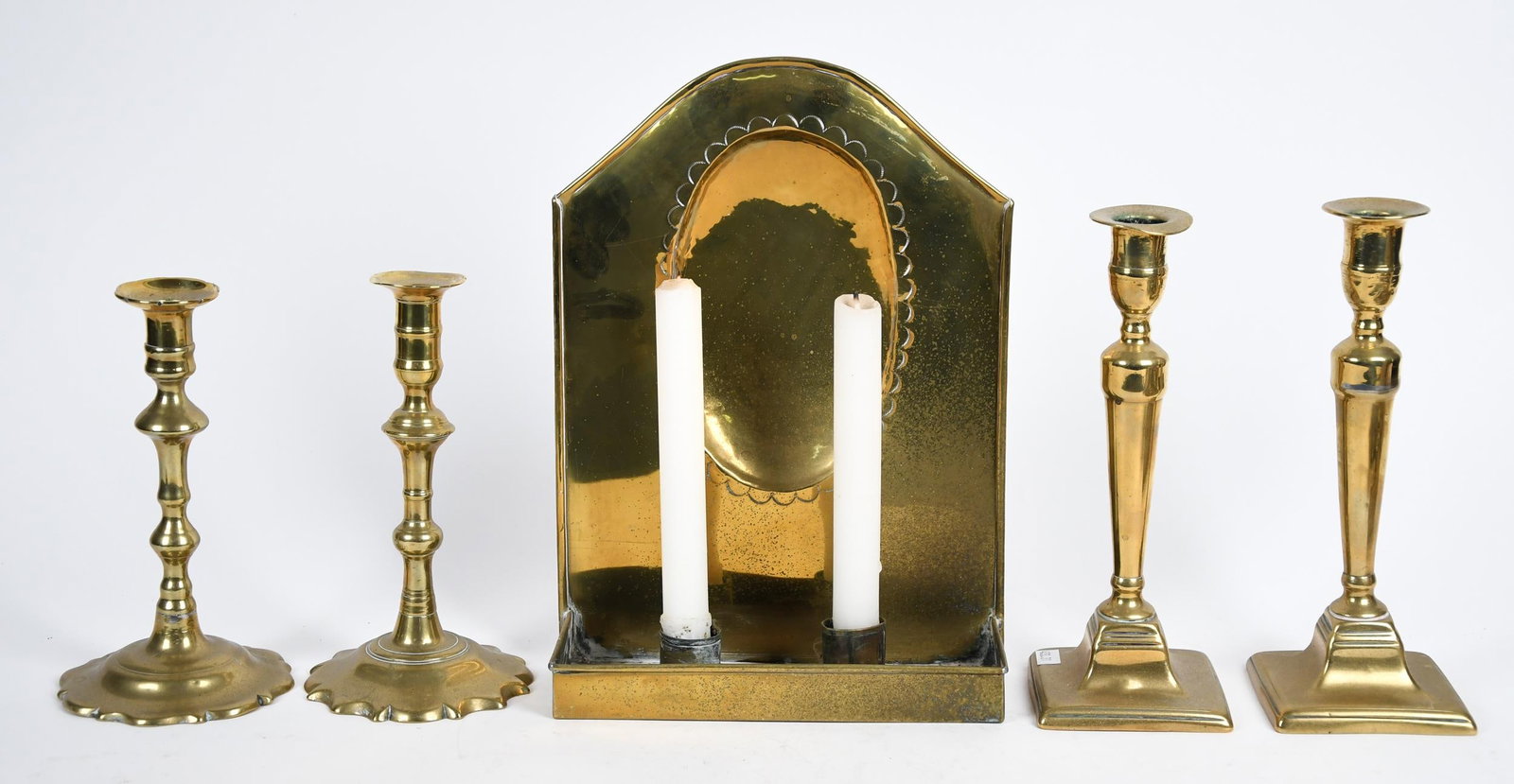 18TH C. BRASS ACCESSORIES; CANDLESTICKS AND MORE. (1 of 9)