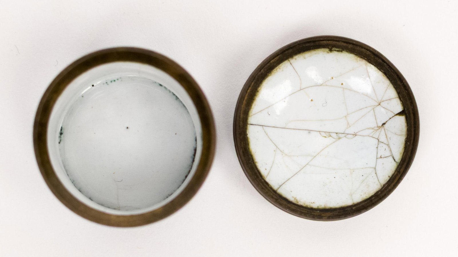 18TH C. BATTERSEA ENAMELED PATCH BOX. - 8