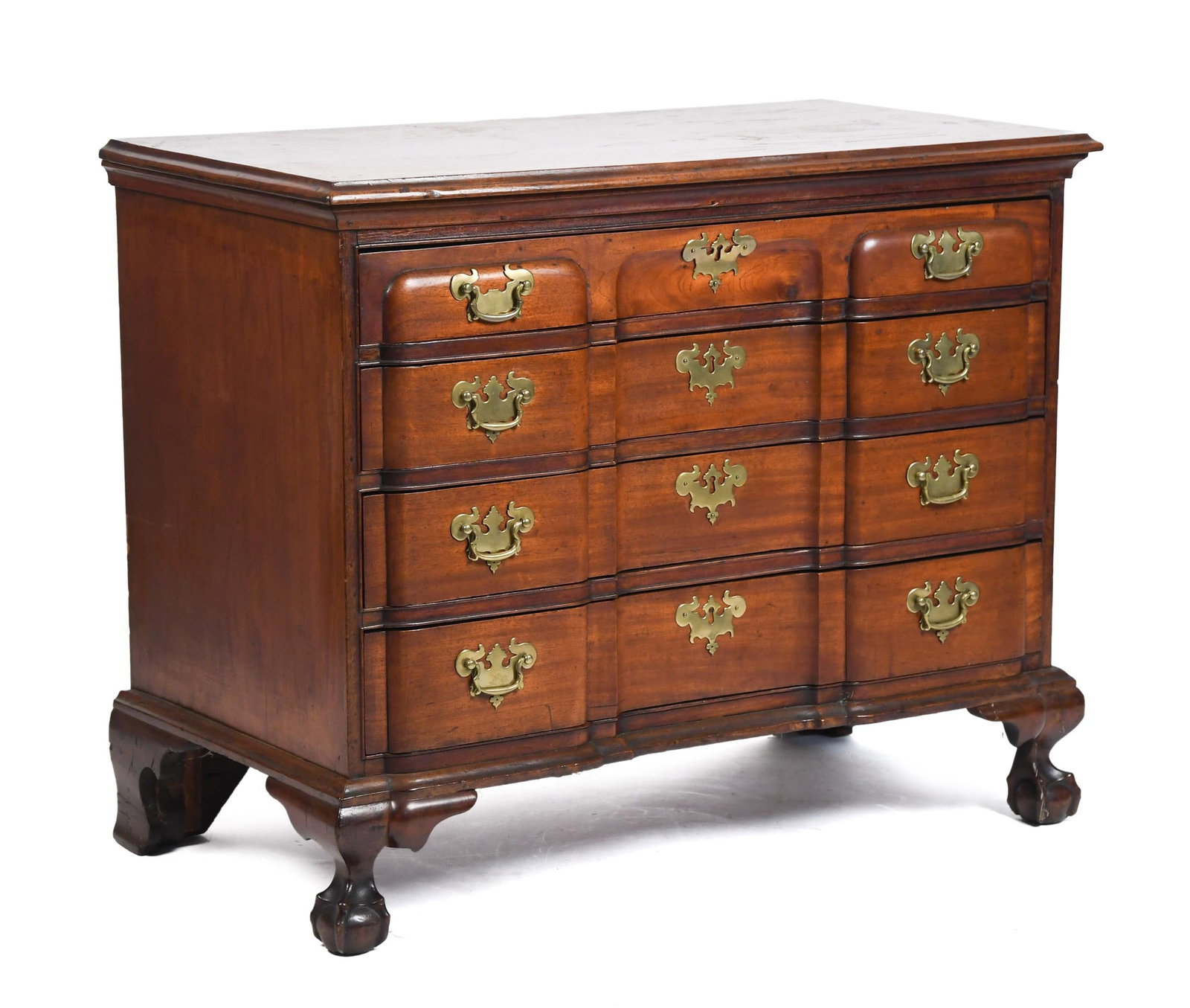 18TH C. CHIPPENDALE NE MAHOGANY BLOCK FRONT CHEST. (1 of 12)