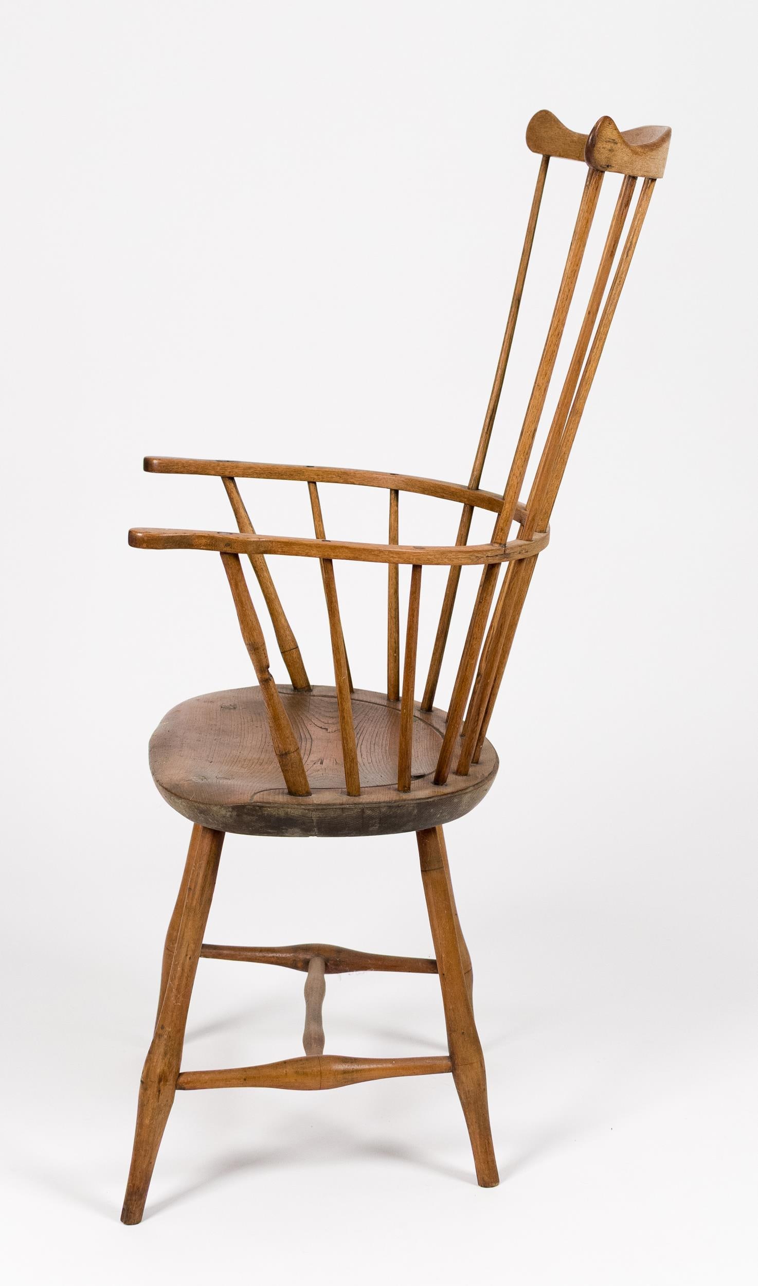 19TH C. WINDSOR COMB BACK ARMCHAIR. - 10