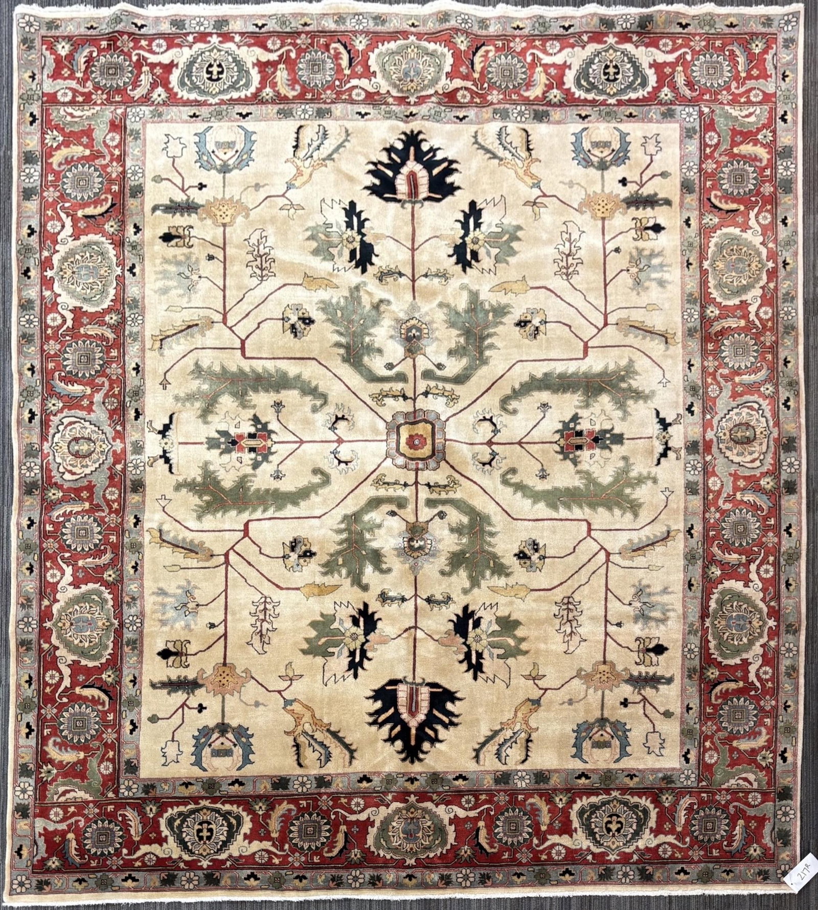 VINTAGE ORIENTAL SERAPE RUG. (1 of 6)