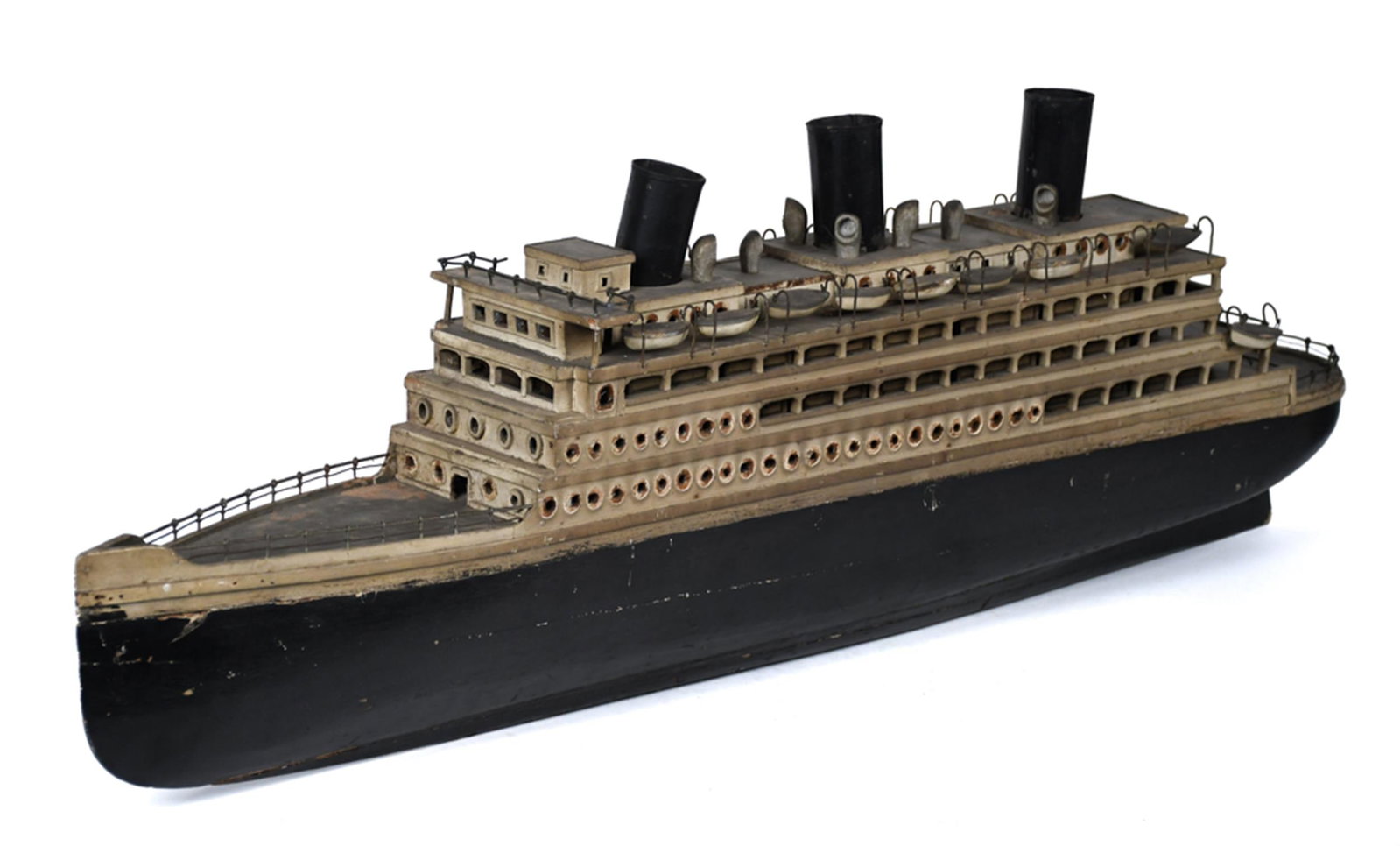 ANTIQUE FOLK ART STEAMSHIP MODEL. (1 of 1)