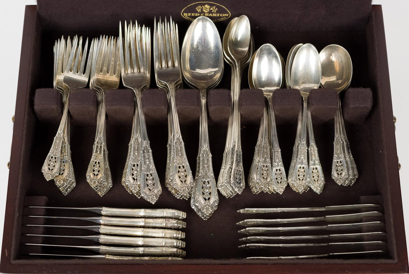 REED AND BARTON FLATWARE SET, 115PCS - 5