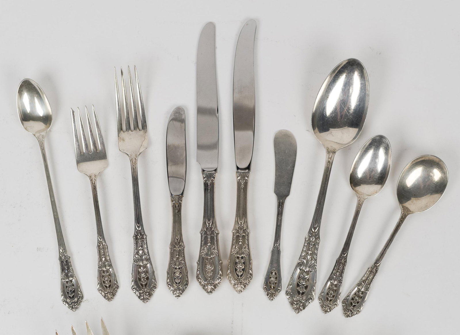 REED AND BARTON FLATWARE SET, 115PCS - 6