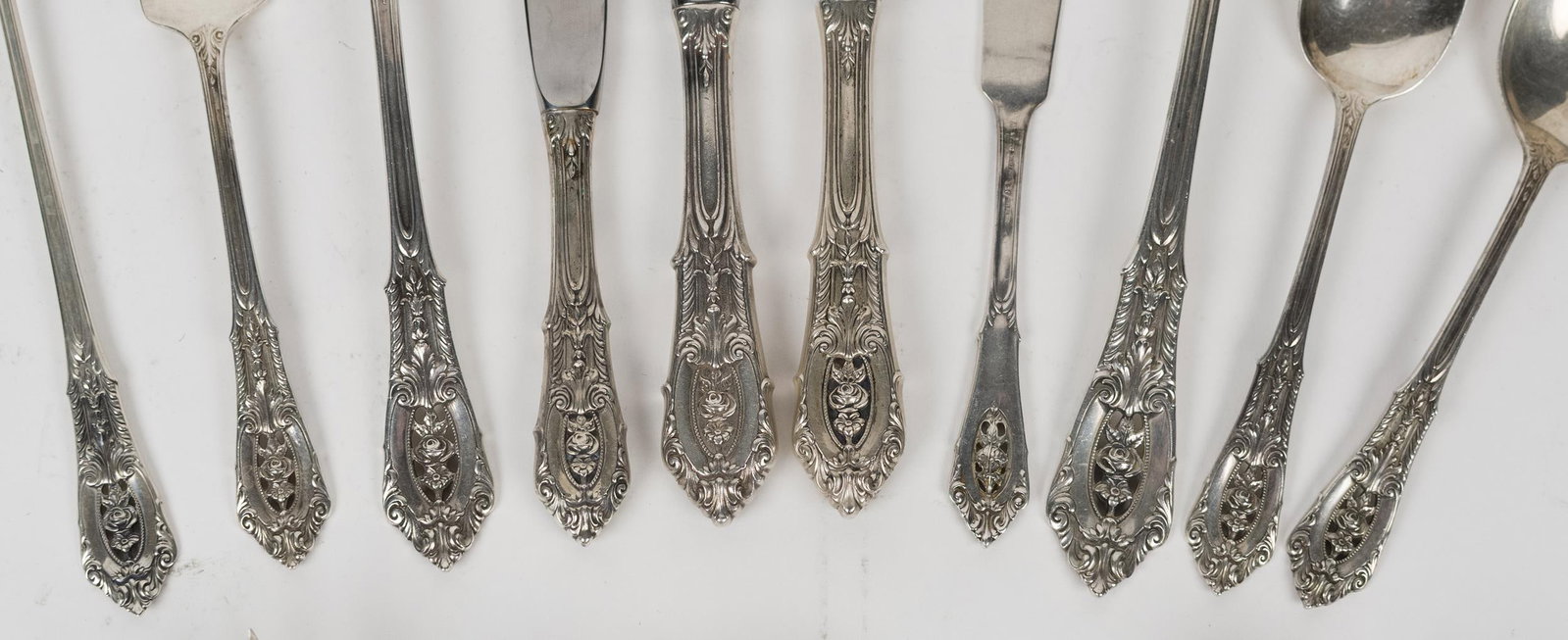 REED AND BARTON FLATWARE SET, 115PCS - 7