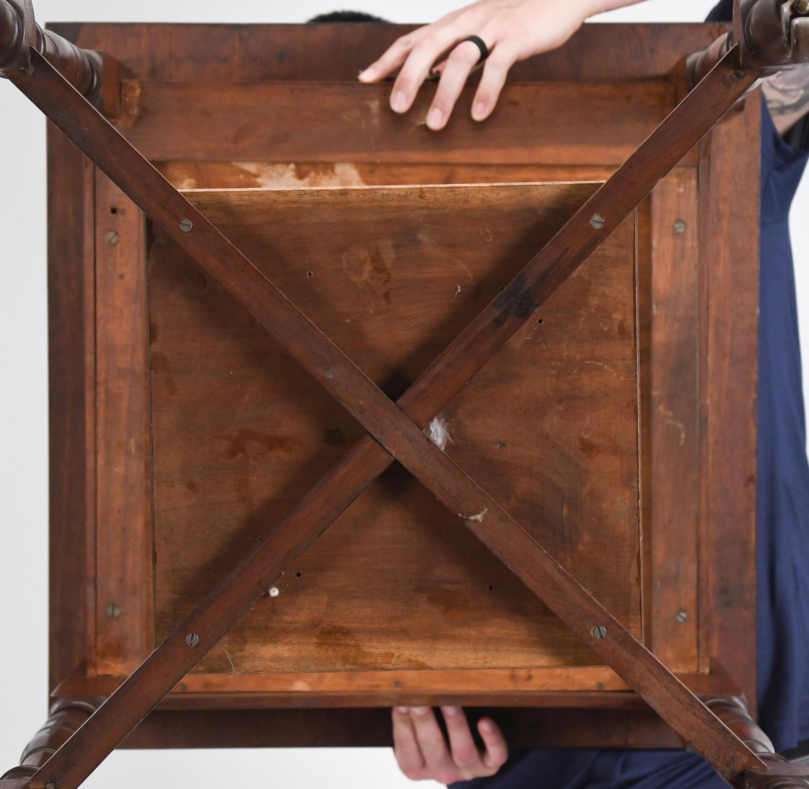 19TH C. INLAID WALNUT LAMP TABLE. - 12