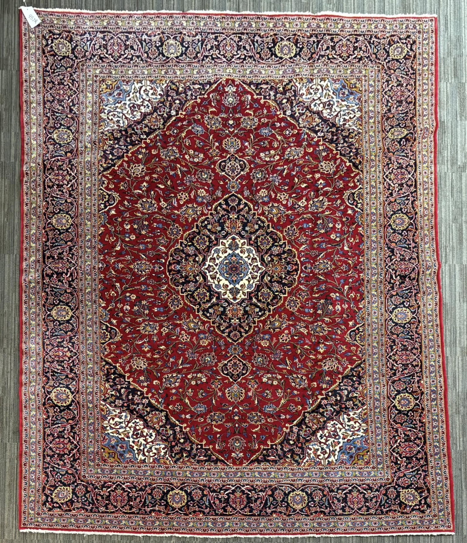 VINTAGE ORIENTAL ROOM SIZE RUG. (1 of 7)