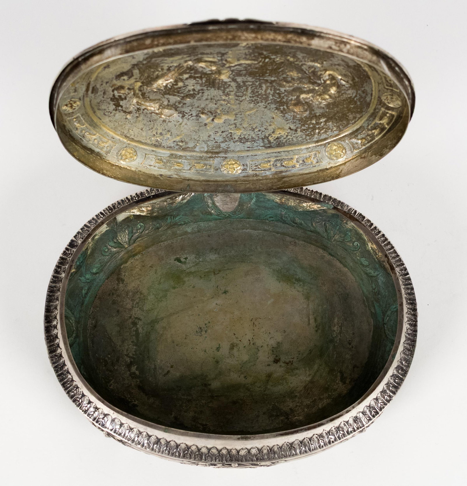 ANTIQUE CONTINENTAL SILVER BOX. - 6