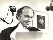 Joseph Brodsky is readind his poems in Nakhimkin's Gall