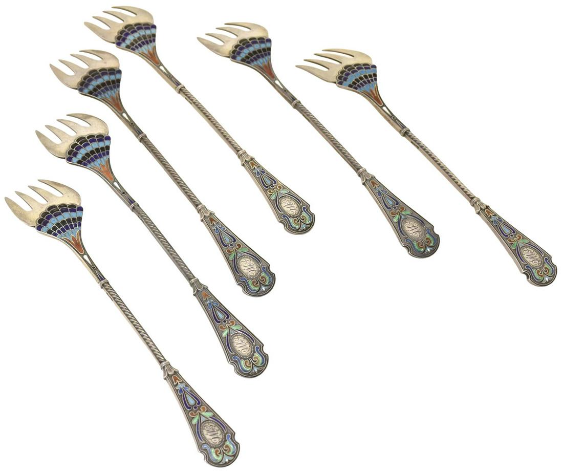 [Russian]. Six forks for salad. - Russia, 20th century. - 16x3 cm; 1 fork â€“ 25,8 gr. (1 of 5)