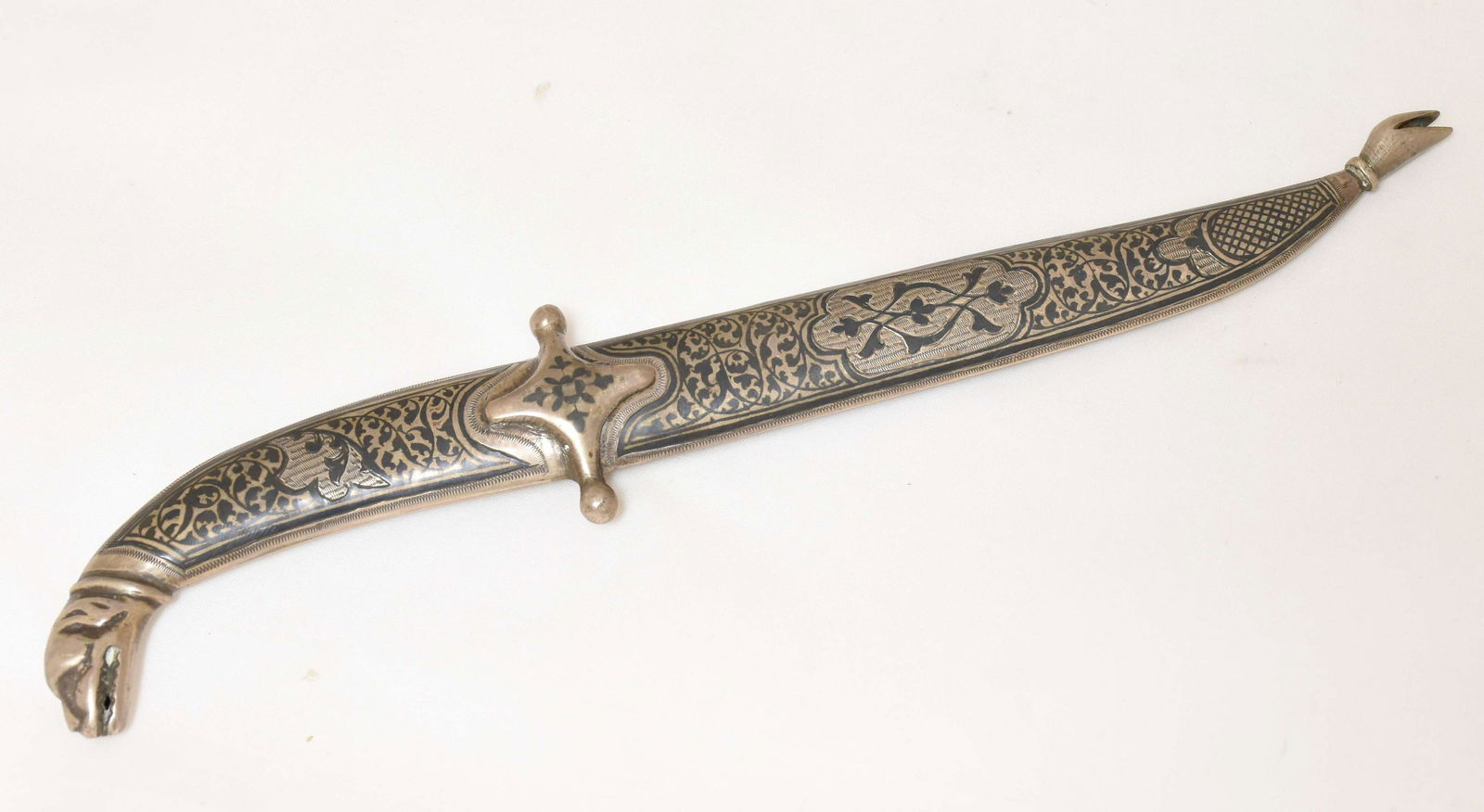 [Russian]. Silver dagger with niello ornament. - Russia, Kubachi, 19th century. - 28Ñ…7Ñ…2 cm; 164 (1 of 2)