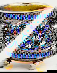 Russian silver enamelled shot glass [tcharka]. - Russia, Moscow, 19th century. -  5x6,5 cm; 60 g.: Russian silver enamelled shot glass [tcharka]. - Russia, Moscow, 19th century. - 5x6,5 cm; 60 g. Silver; casting, multicolour enamels, gilding. Hallmark of .84 fineness, Moscow city coat of arms - cit