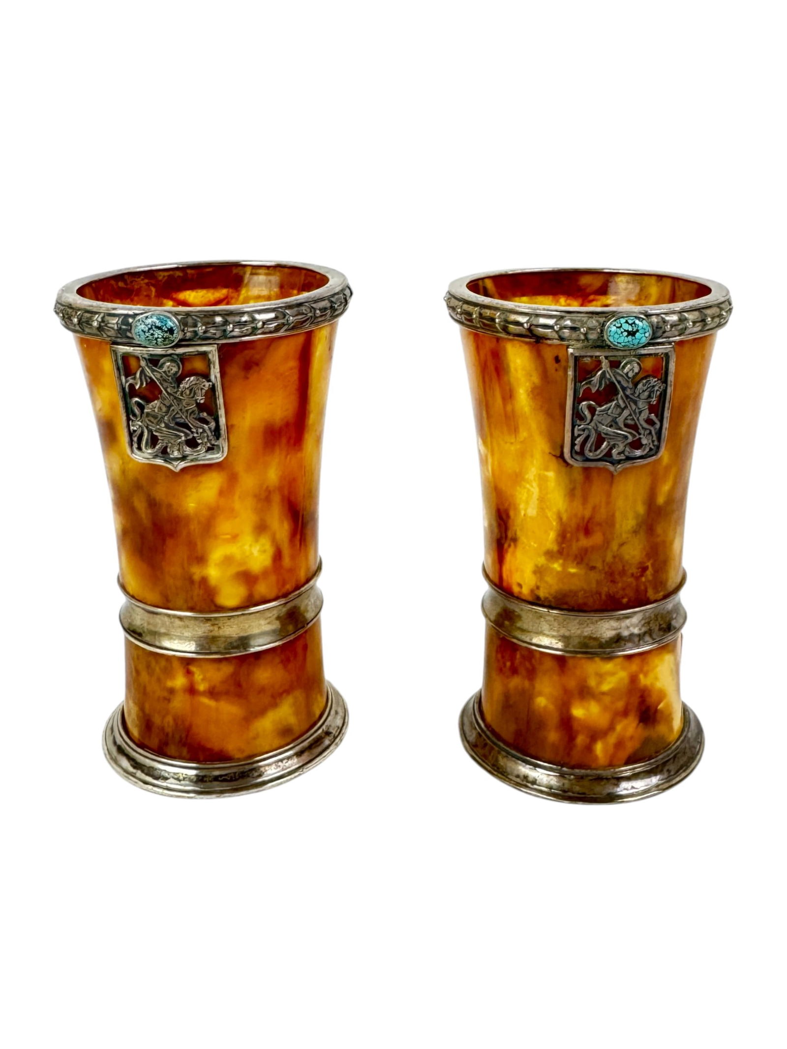 Pair of amber shot glasses. - Russia, 20th century. - 9x5 cm. (1 of 5)