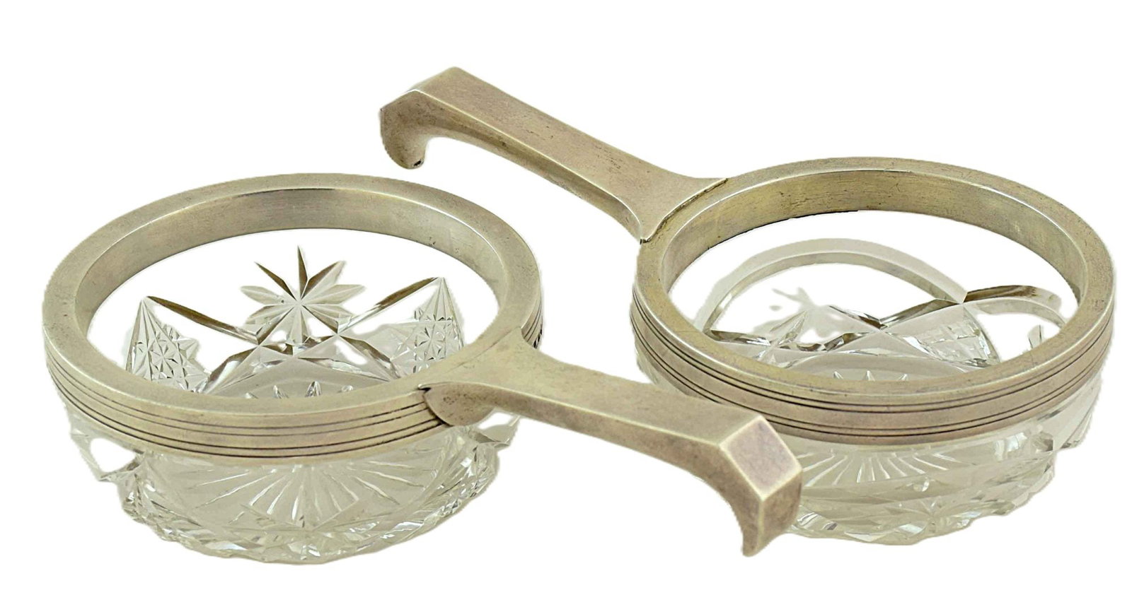 [Russian]. Set of 2 crystal scoops ('kovsh') with silver mount. - Russia, 1900s. - 8,5x15x5 cm. (1 of 5)