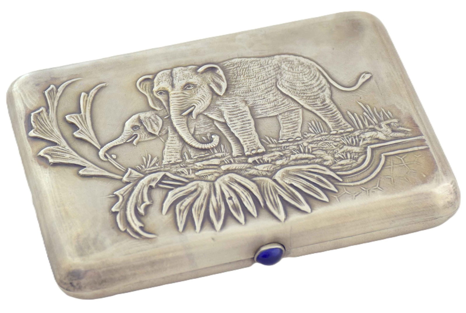 [Russian]. Silver cigarette case depicting elephants. - Russia, Moscow, 20th century. - 11x8,5x1,5 (1 of 4)