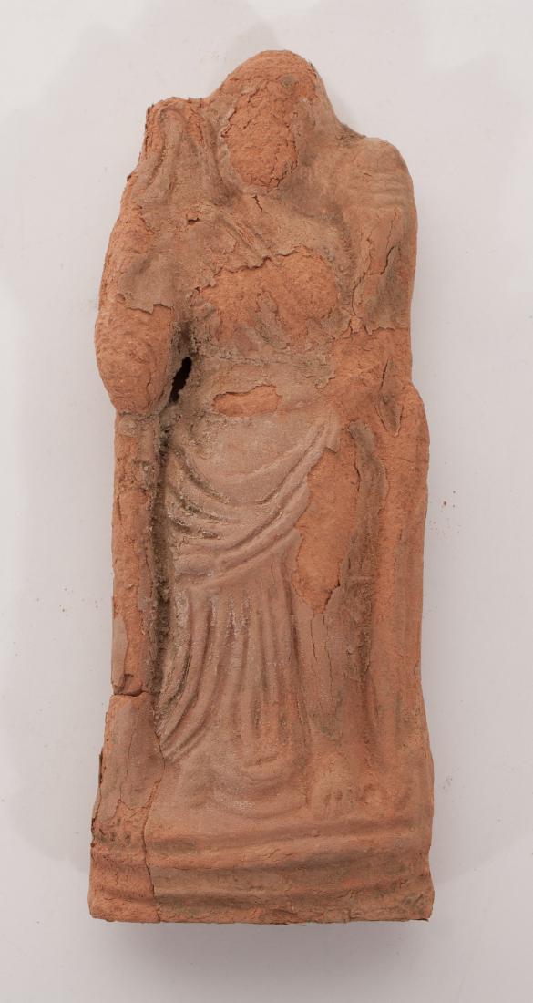 ANCIENT ROMAN CLAY FEMALE FIGURE (1 of 4)