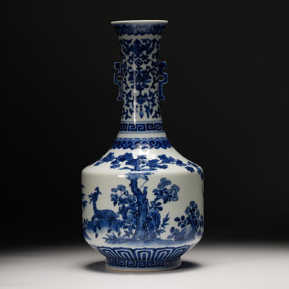 CHINESE BLUE WHITE PORCELAIN VASE (1 of 11)