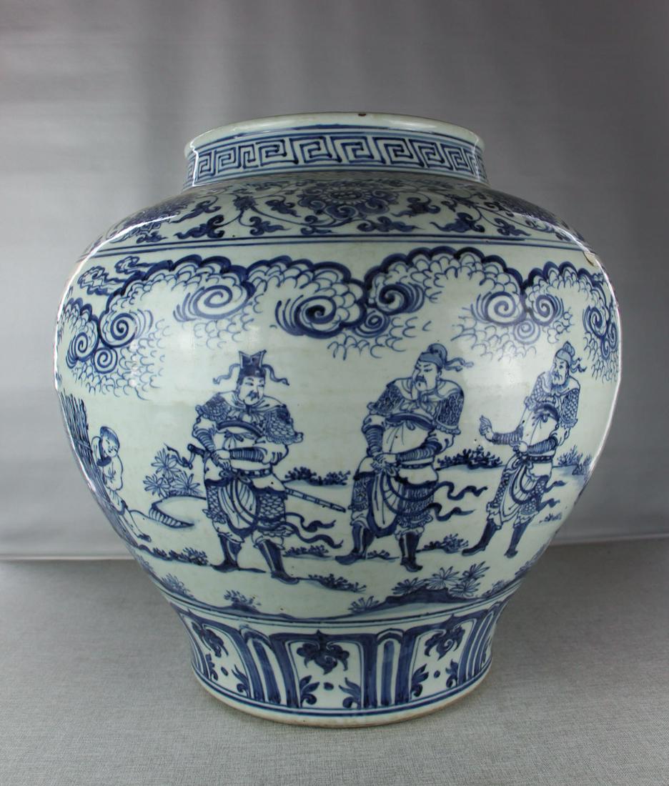 CHINESE BLUE WHITE PORCELAIN JAR: Height: 19.3 inches. Mouth diameter: 11.4 inches. Height: 49cm Mouth diameter: 29cm Provenance: From the collections of Mr. Ross estates from New York.