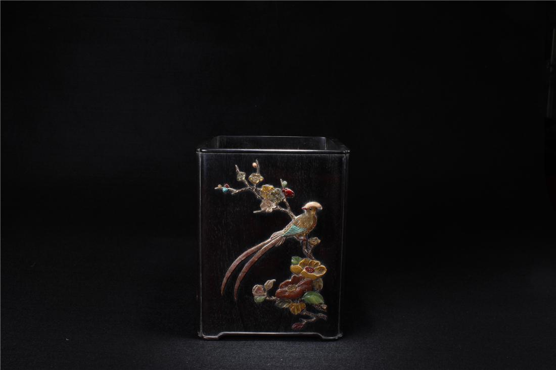 Shellfish inlaid on the wooden pen barrel of the (1 of 10)