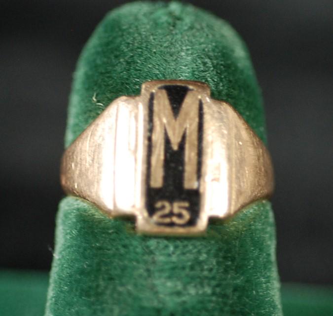 14k Gold 1925 MHS Class Ring (1 of 5)