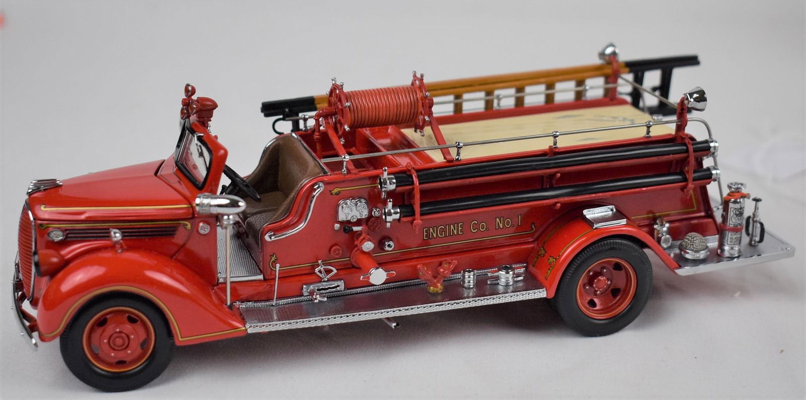 絶版品！！貴重なフランクリンミント1/32 EMERGENCY ONE Franklin Mint 1/32 Emergency One Hp 105 Platform Fire