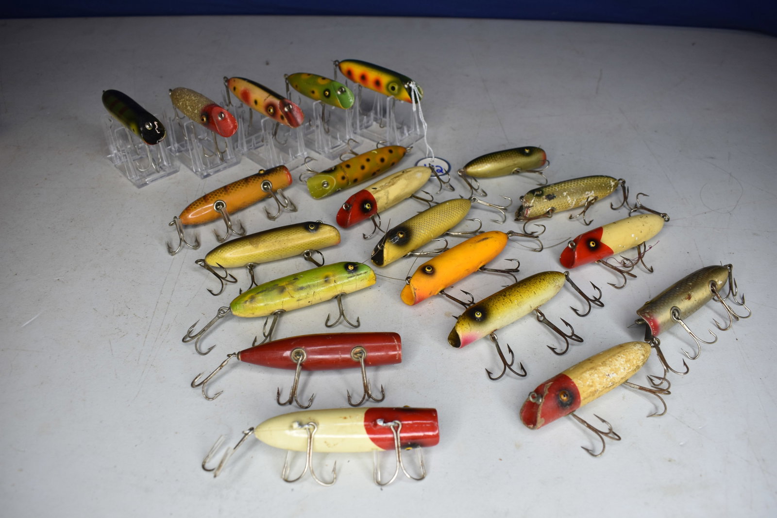 Lot of 20 Different Vintage South Bend Bass-oreno Fishing Lures: Lot of 20 Different Vintage South Bend Bass-oreno Fishing Lures. See attached photos as evidence of condition and details.