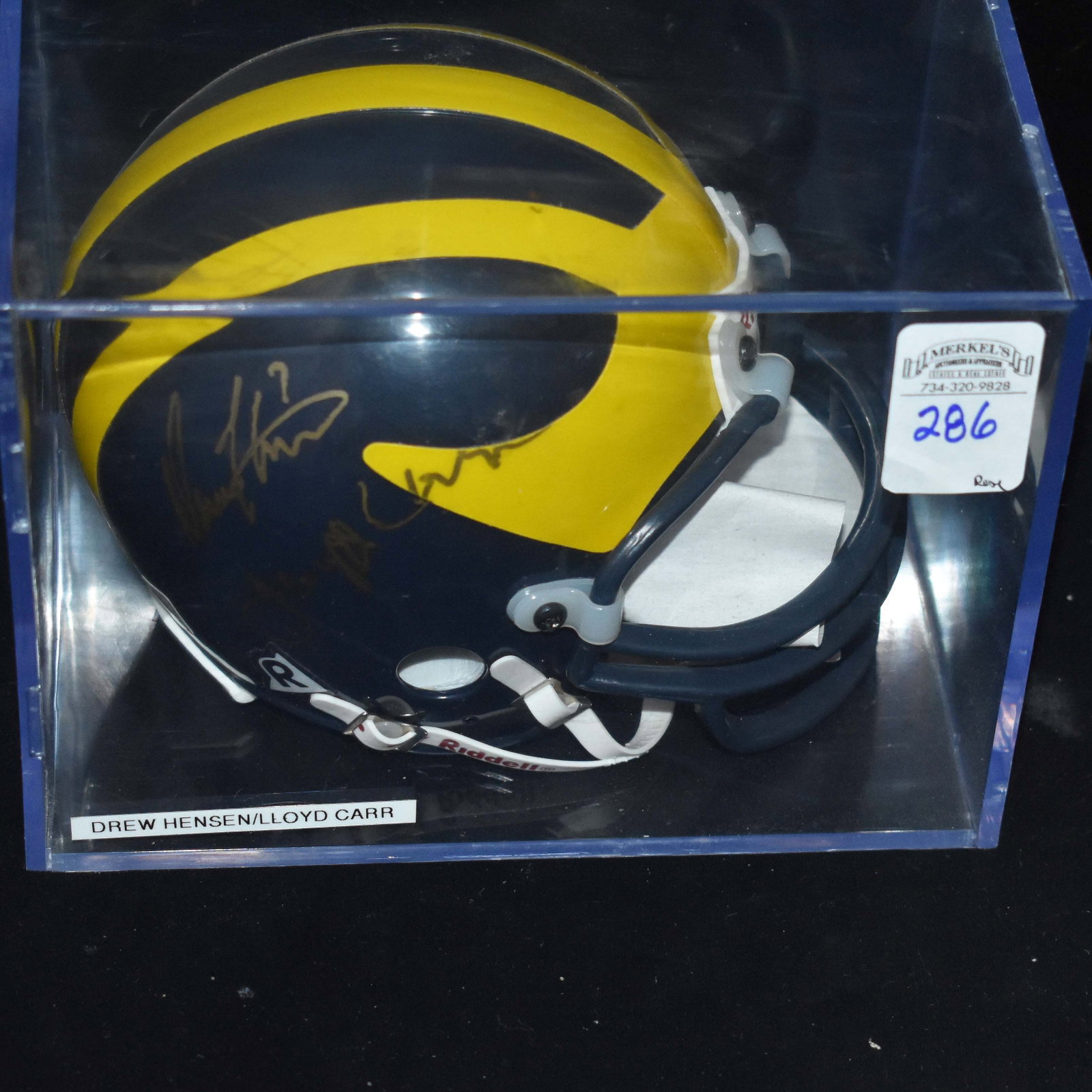 Drew Hensen and Lloyd Carr - Signed Michigan Mini Helmet: Drew Hensen and Lloyd Carr - Signed Michigan Mini Helmet. See Photos as evidence of Condition for the items in this Lot.