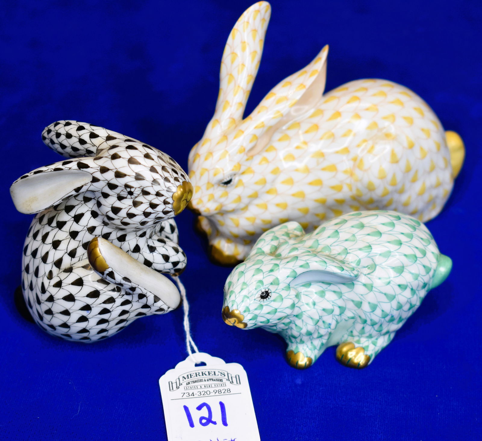 Lot of 3 - Herend Porcelain All Fishnet Design - 3 Rabbits-Crouching, Laying and Thumping (1 of 3)