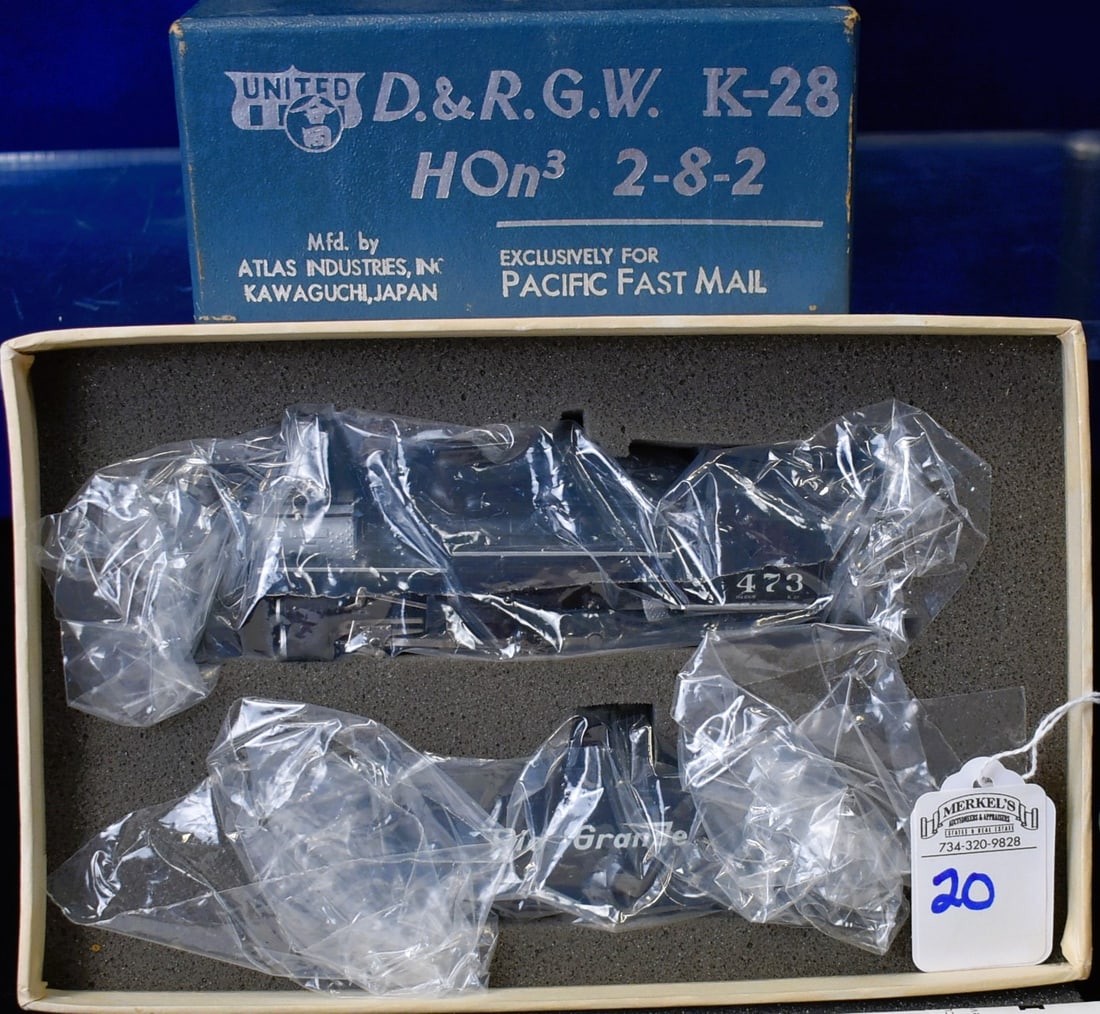 United Scale Models - Scale Model Painted Locomotive (1 of 2)