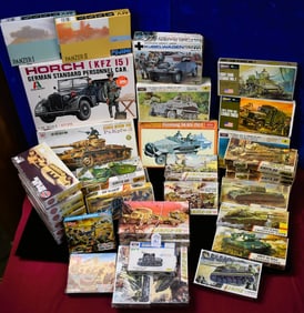 Very Large Lot 41 Pieces of  Combat Related Items - Various Model Manufacturers - Various Scale