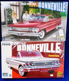 Lot of 2 Trumpeter Model Car Kits - 1/25 Scale