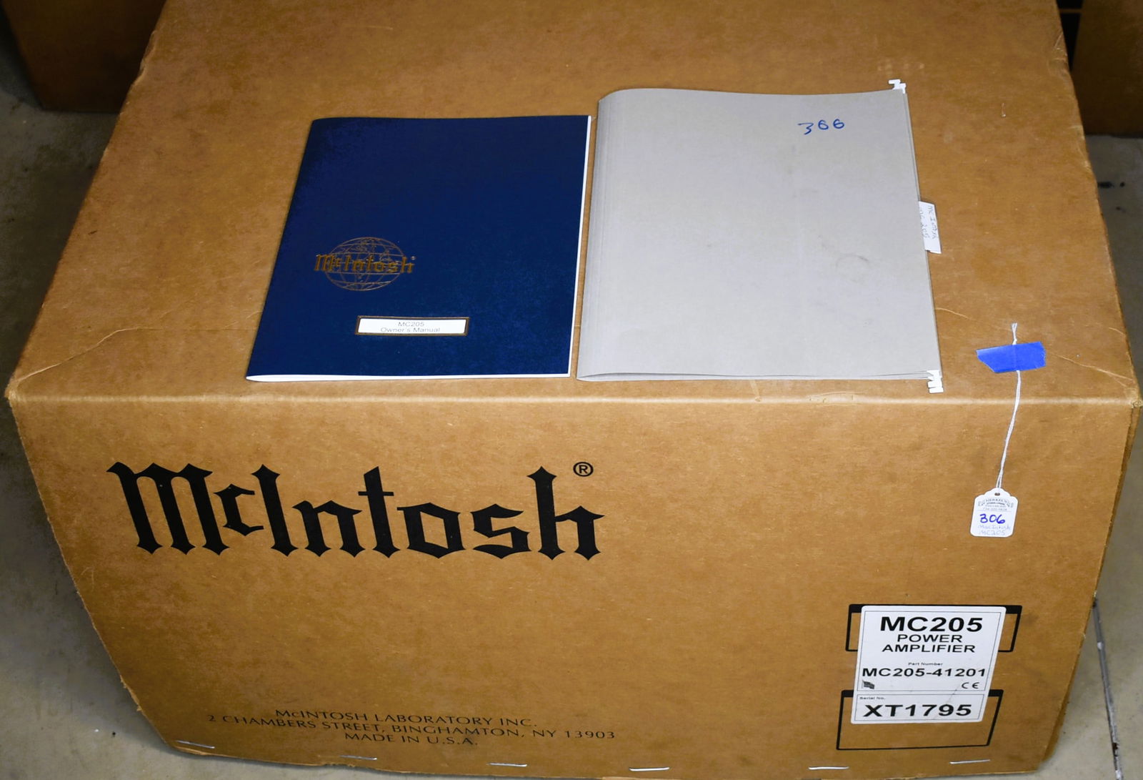 McIntosh MC205 5 Channel 200W Power Amplifier (1 of 7)