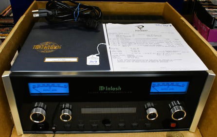 McIntosh C2300 2 Channel Vacuum Tube Pre Amplifier