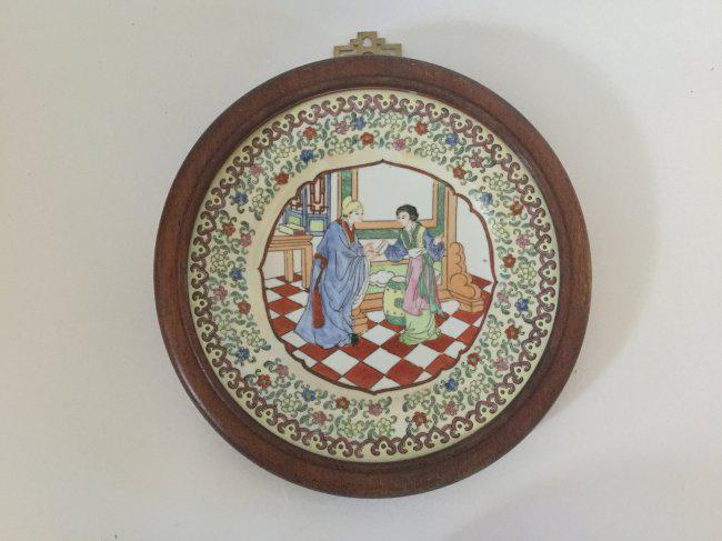 Chinese antique rosewood framed famille rose wall: Measures Diameter 11.5 inch