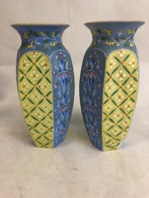 Pair Of Thomas Webb vases: Pair Thomas webb vases 18 cm high