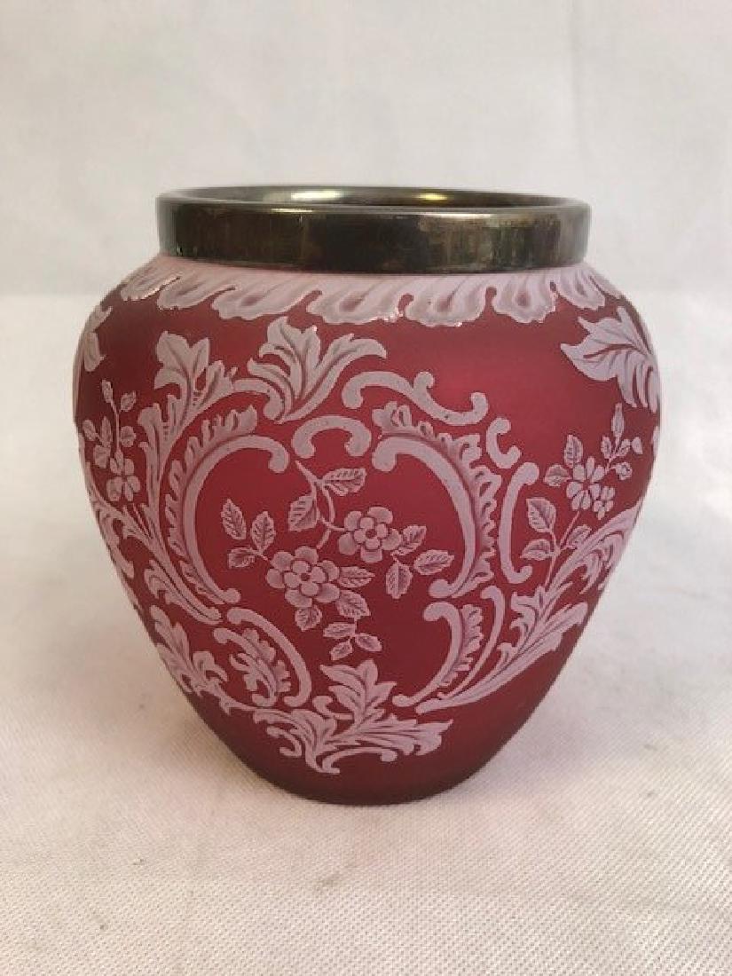 Cameo Bowl: Cameo Bowl 15 cm high, possibly Thomas Webb. Very Eelgant Location: United Kingdom, London