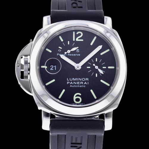 Panerai Luminor: Brand: Panerai Model: Luminor Case Size: 44mm Movement: Automatic Material: Stainless Steel Band Material: Rubber Box: Yes Papers: No