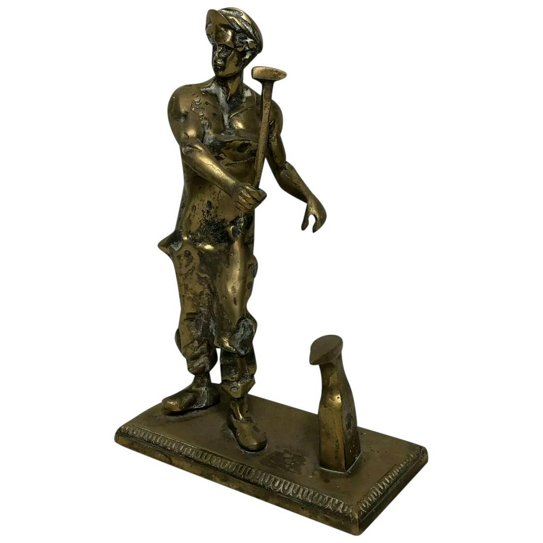 BLACK COUNTRY BLACKSMITH DOORSTOP: Year: 20th century Size/Dimensions: 32cm x 10cm x 21cm Medium: Metal Description: Black Country Masculine Blacksmith Man Working With Hammer & Anvil Statue Ornament Doorstop 1 Fine Small Vintage Old I